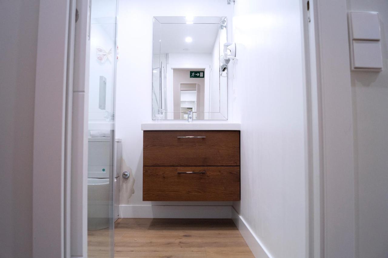 Moncloa Room Apartments Madrid Luaran gambar